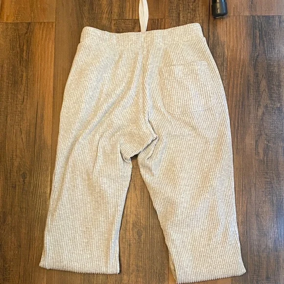 ALO Yoga grey Striped Track Pants - Picture 4 of 7